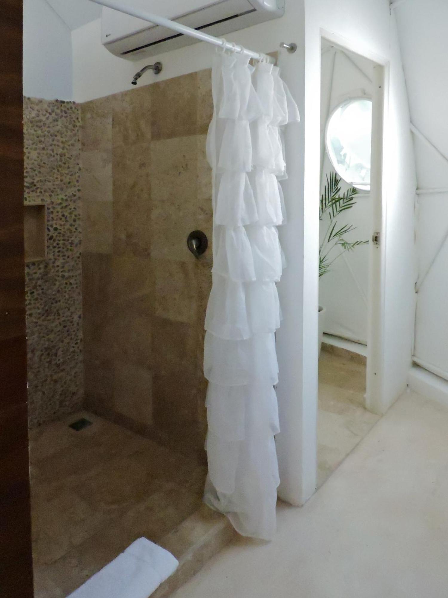Cozy Room Near The Beach, Party Zone 툴룸 외부 사진